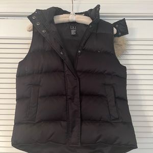 INC puffer vest size Med Black with detachable faux fur trimmed hood